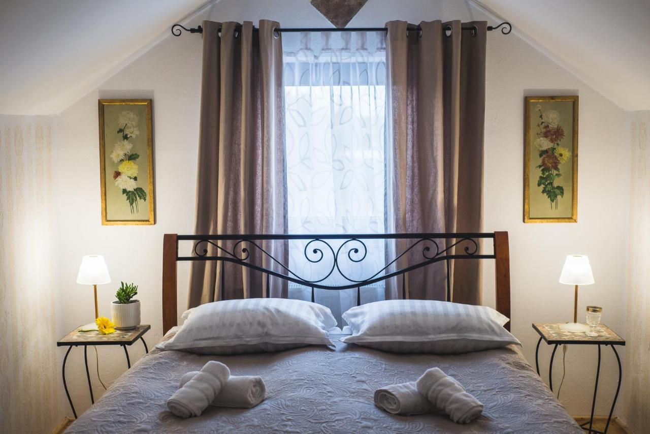 Tri Mudraca Inn Karanac 외부 사진