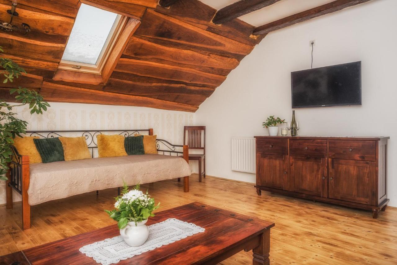 Tri Mudraca Inn Karanac 외부 사진