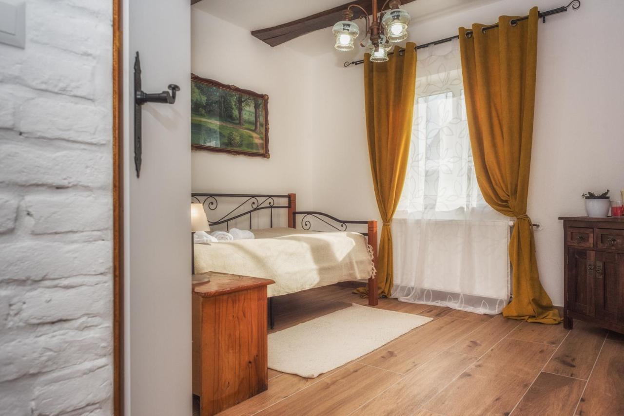 Tri Mudraca Inn Karanac 외부 사진