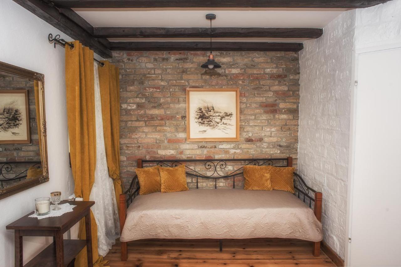 Tri Mudraca Inn Karanac 외부 사진