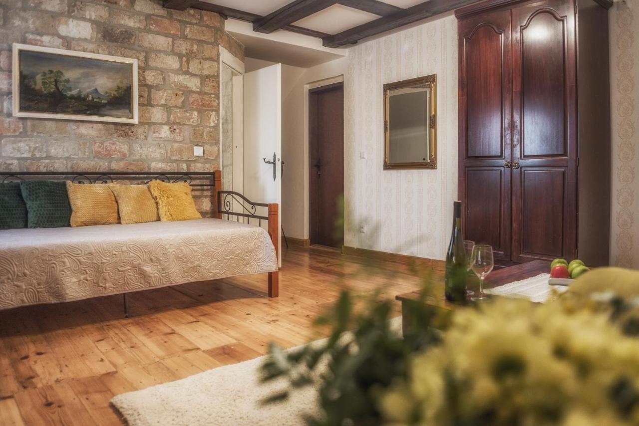 Tri Mudraca Inn Karanac 외부 사진