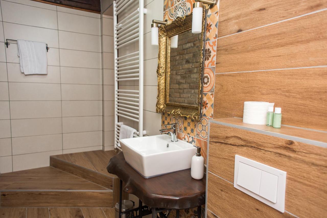Tri Mudraca Inn Karanac 외부 사진