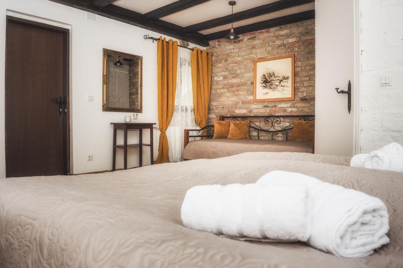 Tri Mudraca Inn Karanac 외부 사진