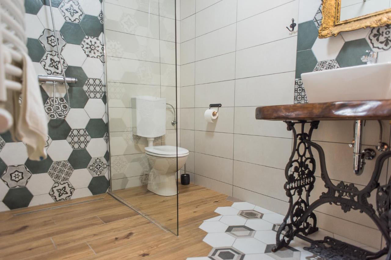 Tri Mudraca Inn Karanac 외부 사진