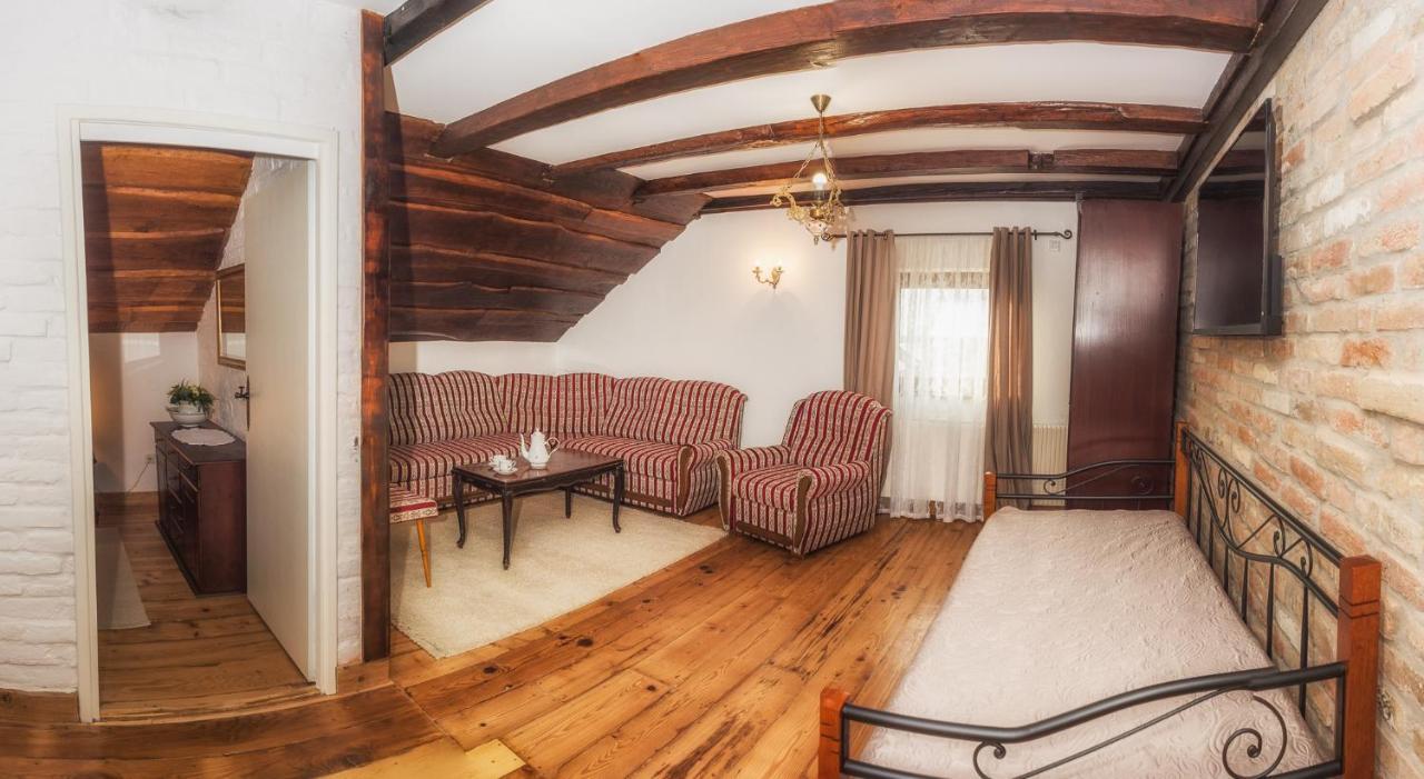 Tri Mudraca Inn Karanac 외부 사진