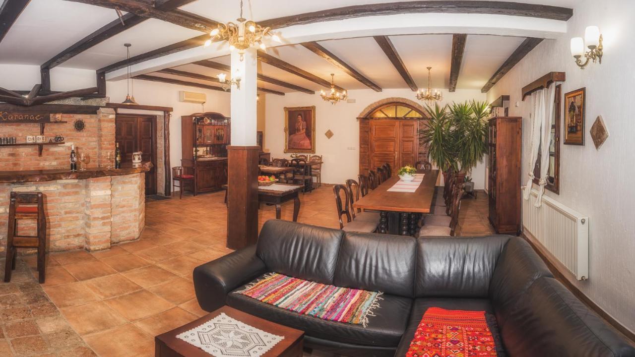 Tri Mudraca Inn Karanac 외부 사진