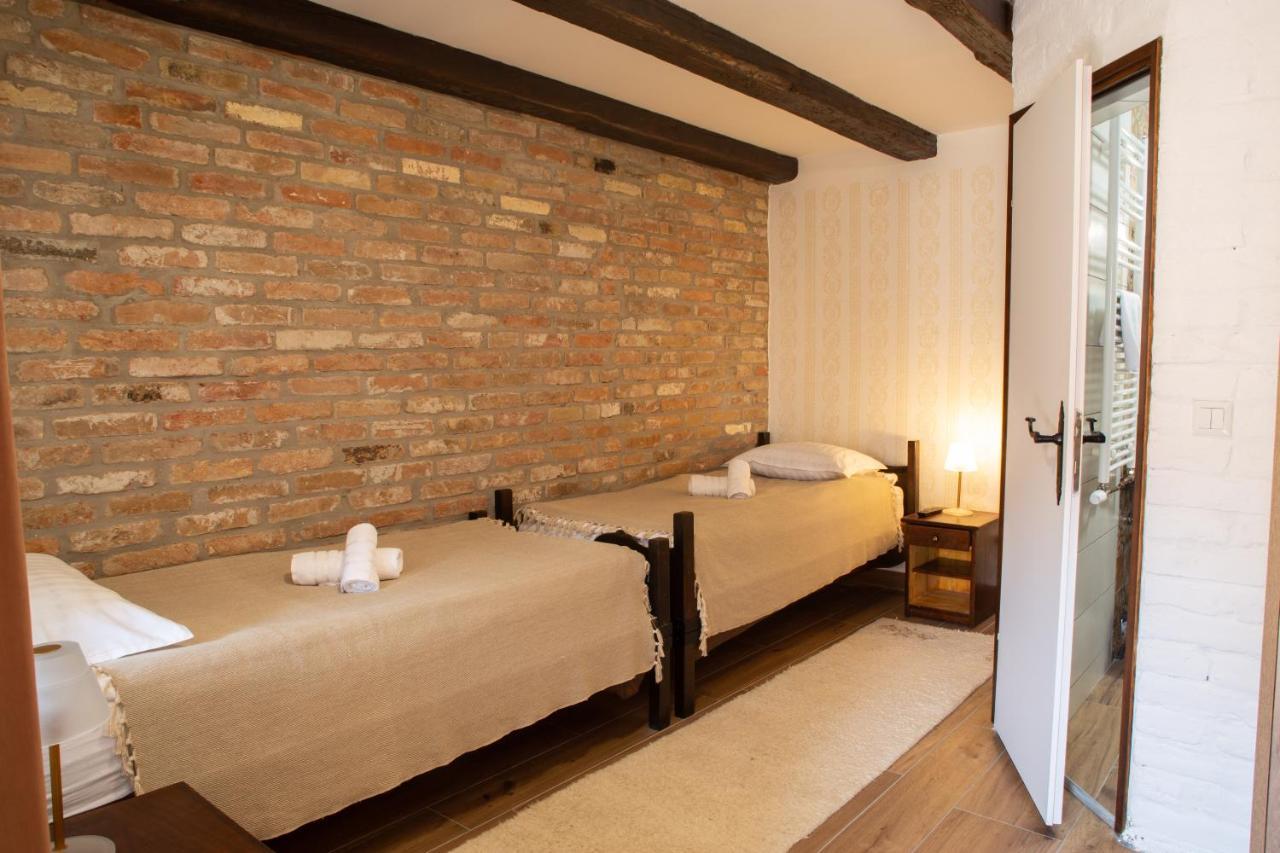 Tri Mudraca Inn Karanac 외부 사진