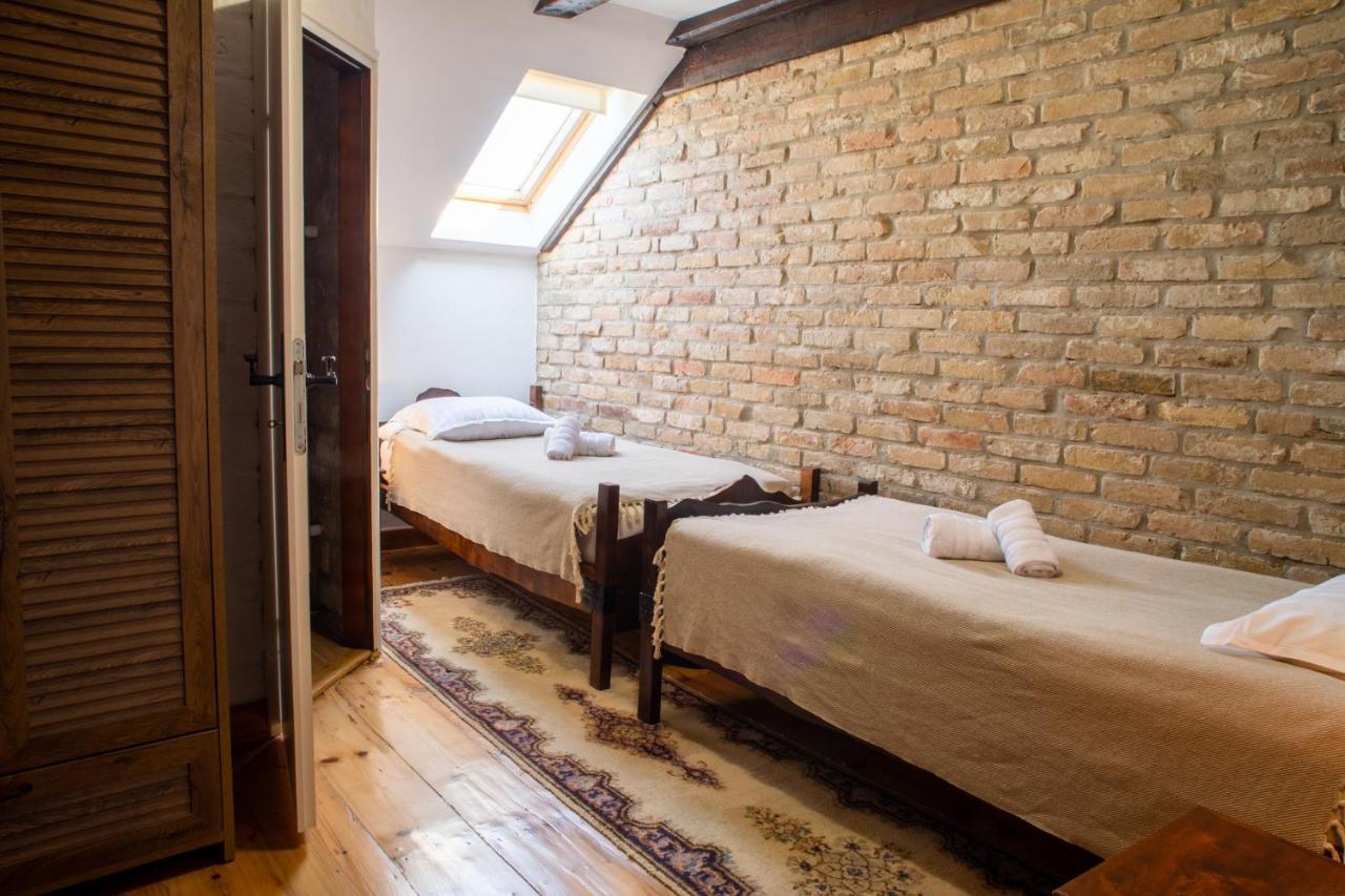 Tri Mudraca Inn Karanac 외부 사진